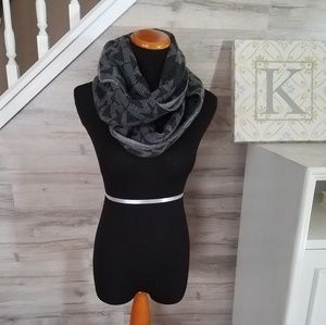 EUC Michael Kors MK Gray Infinity Scarf